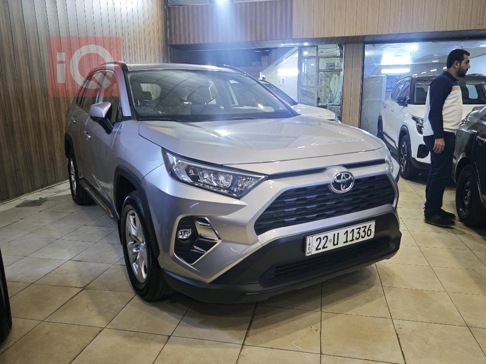 تۆیۆتا ڕاڤ 4